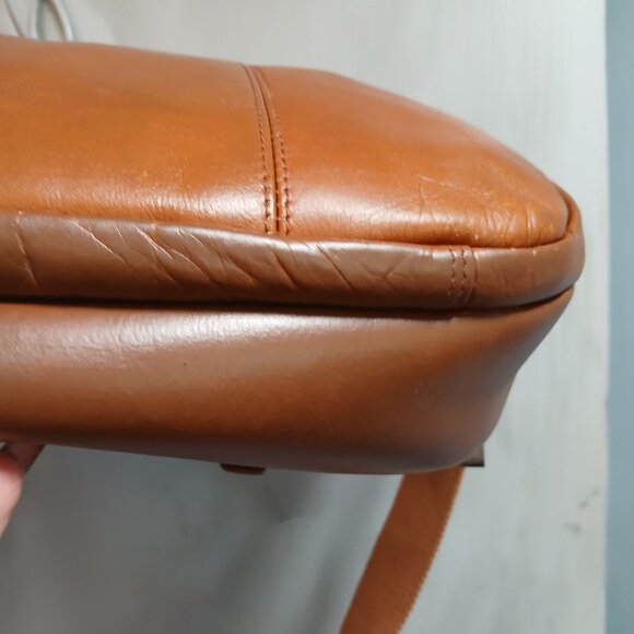 Kenneth Cole Reaction Tan Laptop Bag - Picture 12 of 15